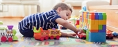 Cha mẹ cần biết Hơn 100 chất có thể gây hại cho sức khỏe trẻ nhỏ có trong các sản phẩm đồ chơi nhựa
