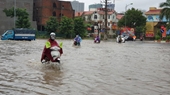 Trục đường Đại lộ Thăng Long cứ mưa là ngập  Bao giờ người dân mới hết lo sợ