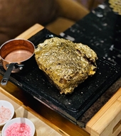 Review thịt bò wagyu dát vàng