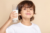Trẻ 6 tuổi uống sữa gì tốt nhất để phát triển chiều cao