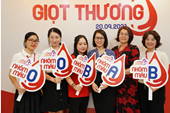 Người TNG Holdings Vietnam mang “giọt thương” gửi vào ngân hàng máu